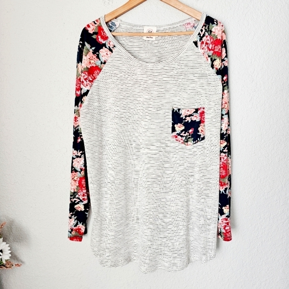 G&E Grace & Emma Floral Long Sleeve Round Neck Pull Over Striped Tee Size XL - Picture 3 of 7